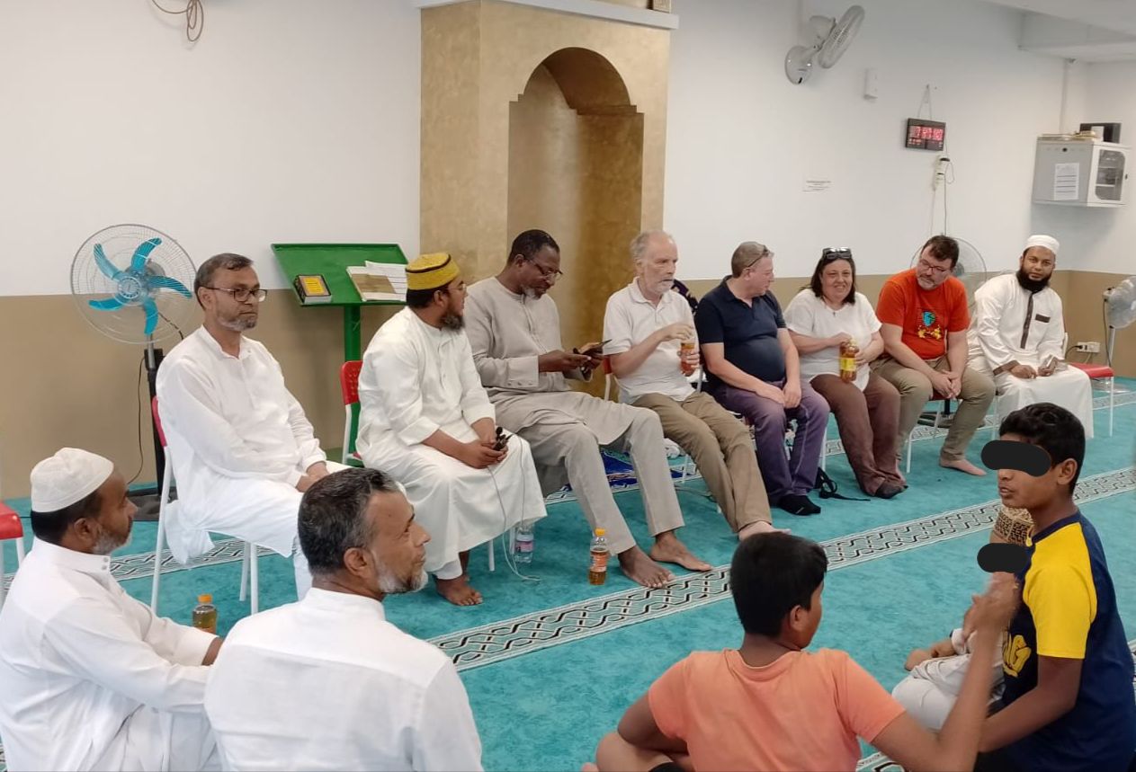 Centro Islâmico de Monfalcone.  Visitando delegação evangélica